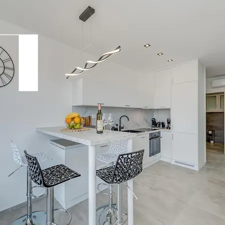 Luxury Apart, Beach, Swimming Pool, Okrug, Apartamento Trogir