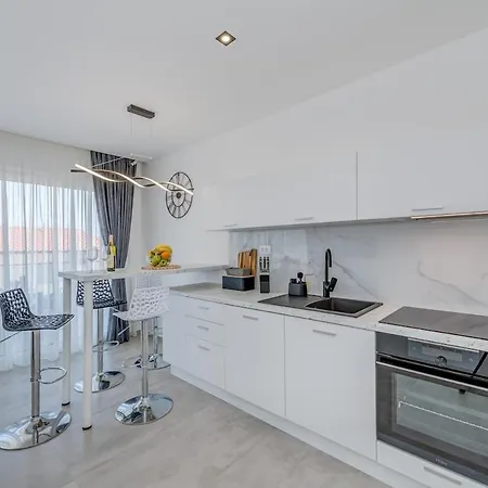 Luxury Apart, Beach, Swimming Pool, Okrug, Apartamento *