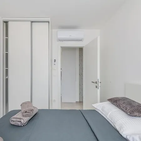 Apartamento Luxury Apart, Beach, Swimming Pool, Okrug, *