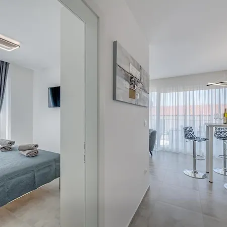 Apartamento Luxury Apart, Beach, Swimming Pool, Okrug, *