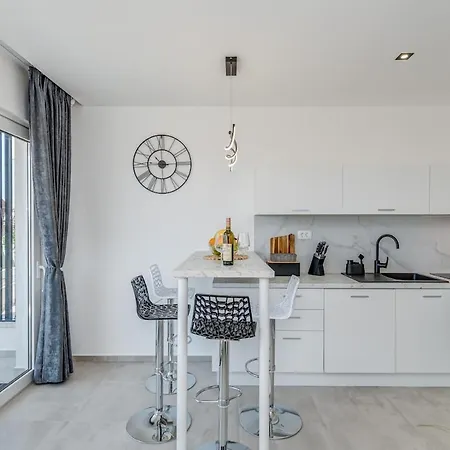 Luxury Apart, Beach, Swimming Pool, Okrug, Apartamento Trogir