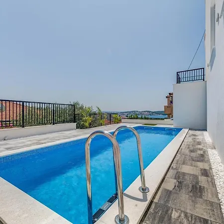 Luxury Apart, Beach, Swimming Pool, Okrug, *