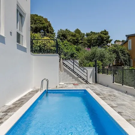 Apartamento Luxury Apart, Beach, Swimming Pool, Okrug, *