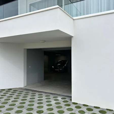 Apartamento Luxury Apart, Beach, Swimming Pool, Okrug, *