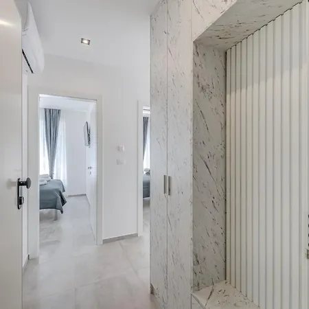 Apartamento Luxury Apart, Beach, Swimming Pool, Okrug, *